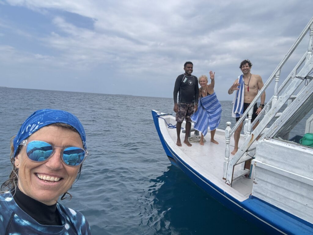 Despedida "volviendo al mar" de la chica que llegó de ahi...